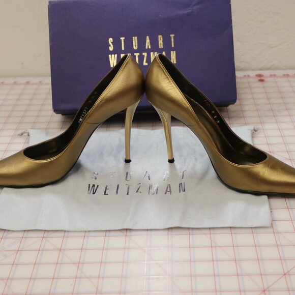 Stuart Weitzman Gold NexPump - Picture 4 of 7